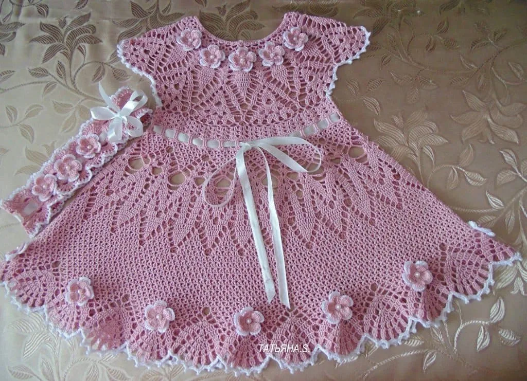 vestido de crochê para bebê recém nascido com gráfico
