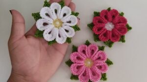 Como Fazer Flor de Crochê para Aplicação