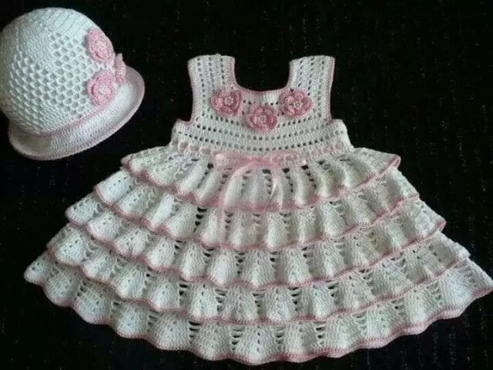 vestido de crochê para bebê recém nascido com gráfico