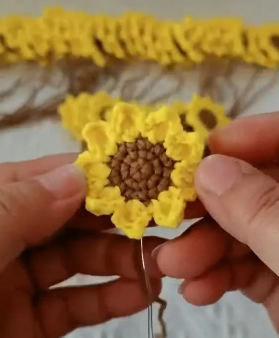 Porta-Copo de Girassol em Crochê com Gráfico